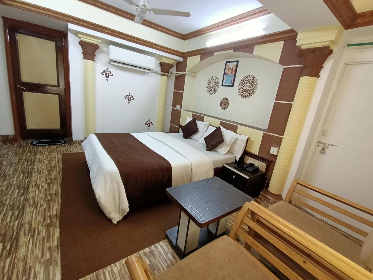 Kalpataru Hometel Mumbai Kültér fotó