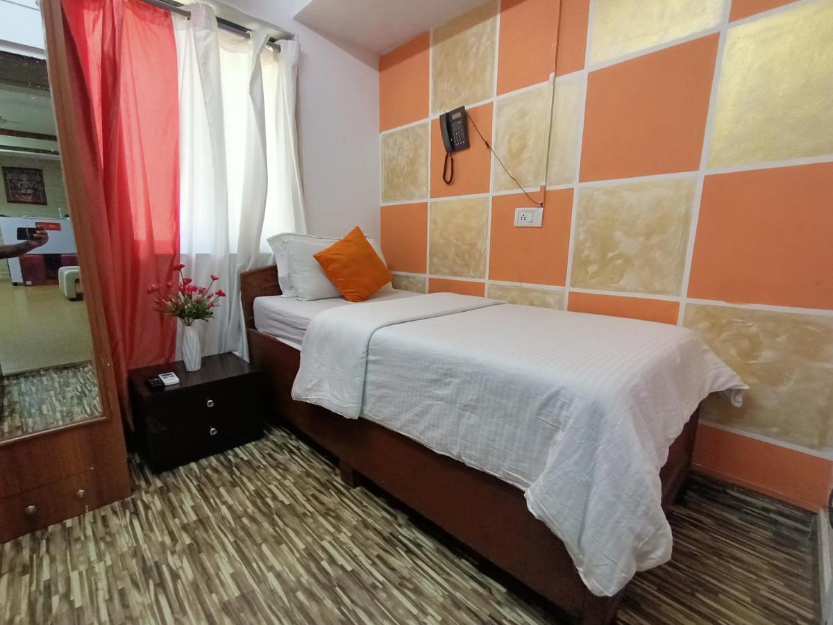 Kalpataru Hometel Mumbai Kültér fotó